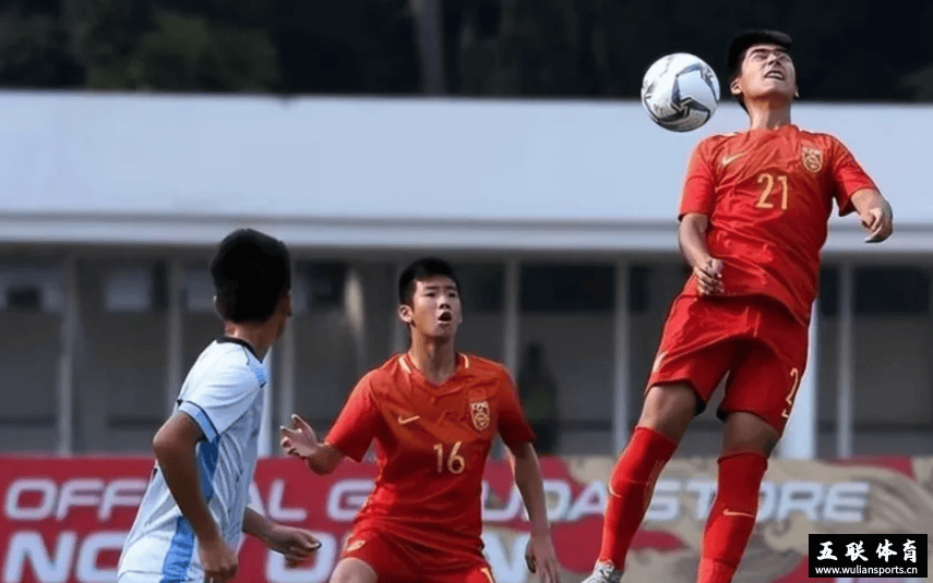 3-1，爆大冷！中国队爆发，再胜韩国队，国产C罗连过7人轰世界波