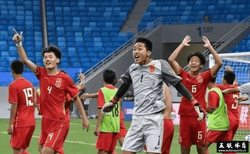 3-1，爆大冷！中国队爆发，再胜韩国队，国产C罗连过7人轰世界波