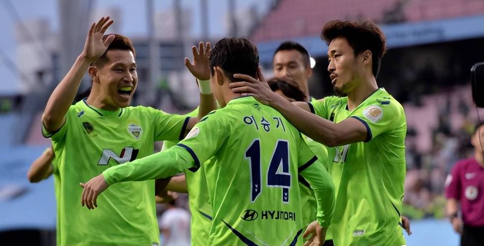 周五002韩职：全北现代vsVS光州FC，胜负比分深度解析，巅峰对决，谁能笑到最后？