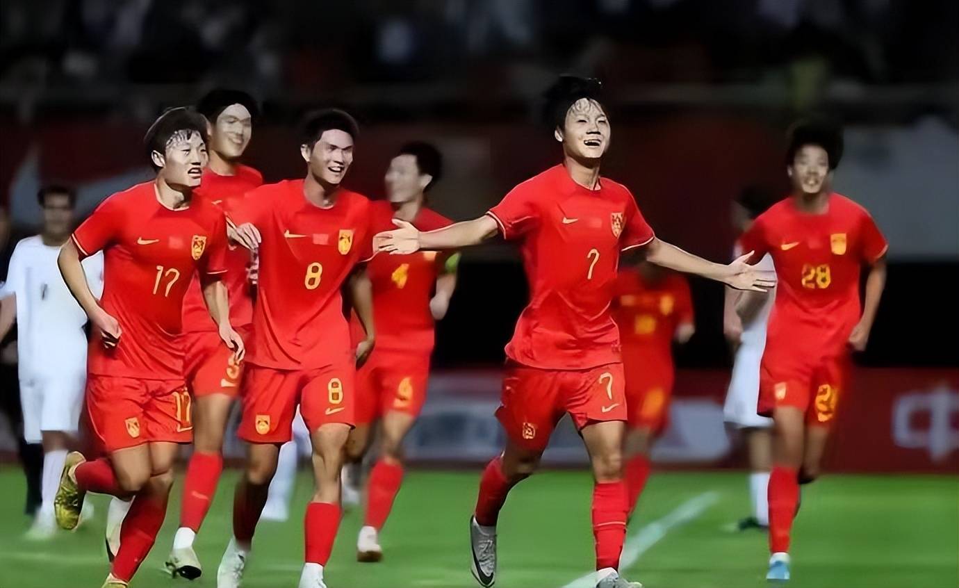 4-0，中国男足开门红！5分钟2球，泰山悍将双响，下轮战日本争第1