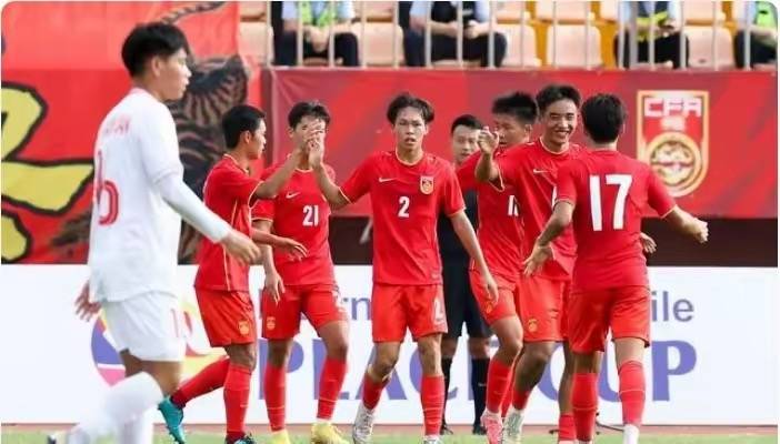 4-0，中国男足开门红！5分钟2球，泰山悍将双响，下轮战日本争第1