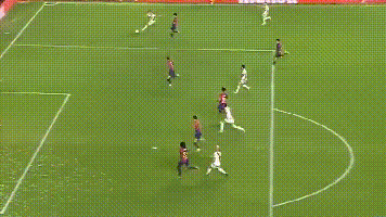 一场2-1！让巴萨西甲登：3场全胜+创6年纪录，一次换人改写命运