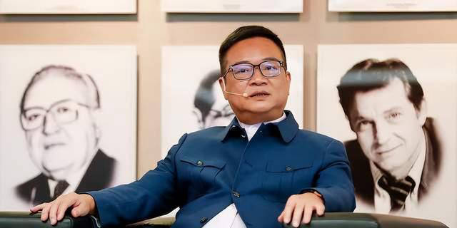 西班牙人：中国老板缺席两年，夏季引援仅40万，降级区惹球迷不满