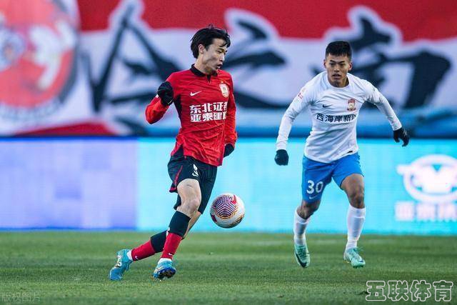 周三003亚冠：上海海港VS横滨水手，亚冠东亚对决谁能笑到最后？